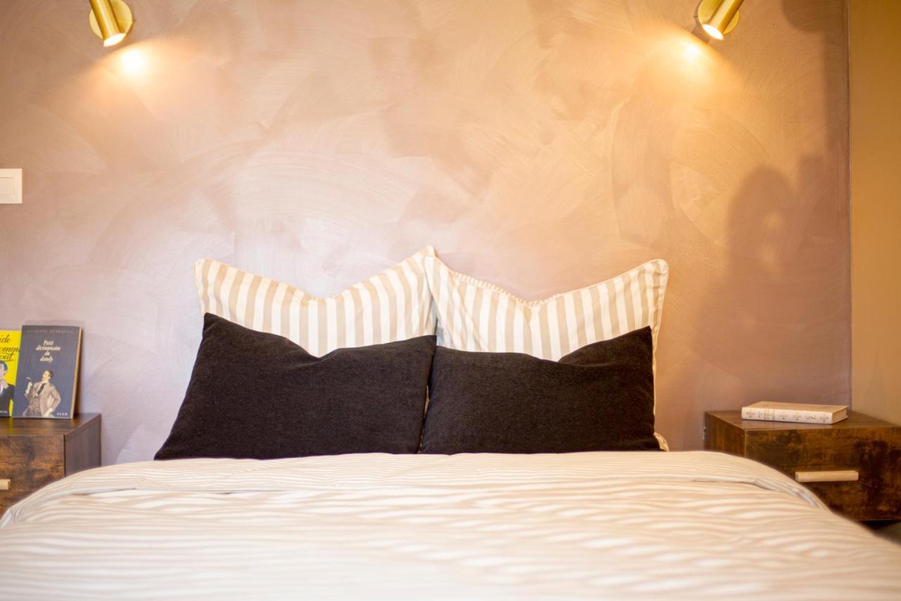 Ideal Pro & Couple - 2 Logements Theme Boho Chic Rdc & Dandy 1Er Etage - Quartier Calme - Jardin - Wifi Hd - Smart Tv - Parking Gratuit - Proche Centre & Transports - Ask Home Valenciennes Eksteriør billede