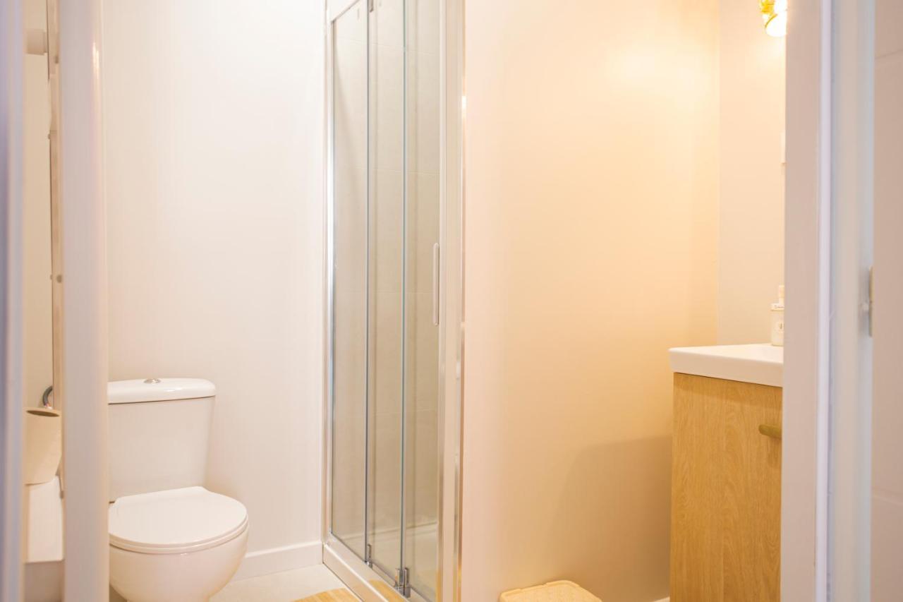 Ideal Pro & Couple - 2 Logements Theme Boho Chic Rdc & Dandy 1Er Etage - Quartier Calme - Jardin - Wifi Hd - Smart Tv - Parking Gratuit - Proche Centre & Transports - Ask Home Valenciennes Eksteriør billede